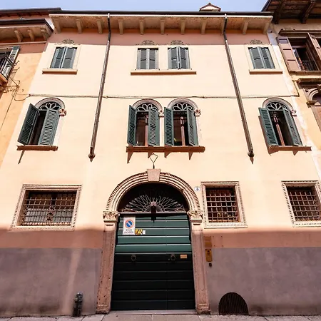 Garconniere Rome