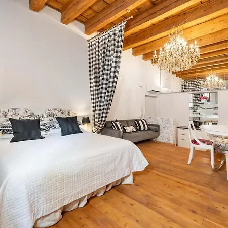 Apartment Garconniere