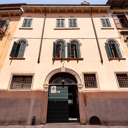 Garconniere Apartman