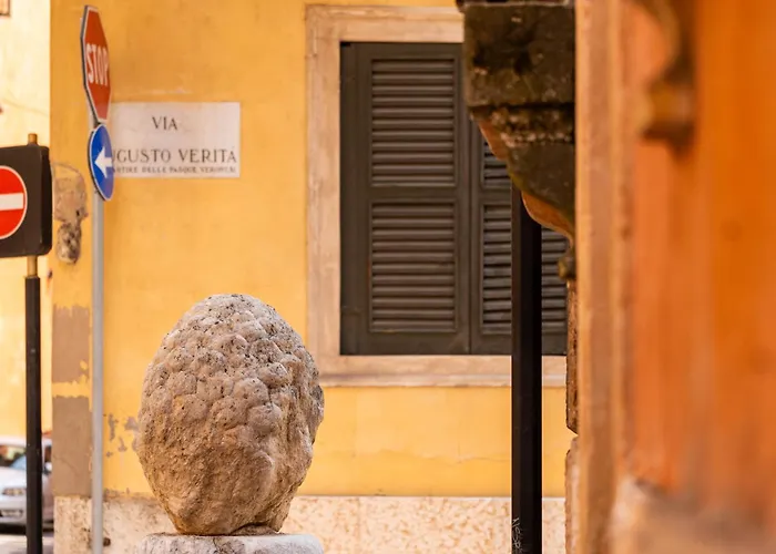 Garconniere דירה *